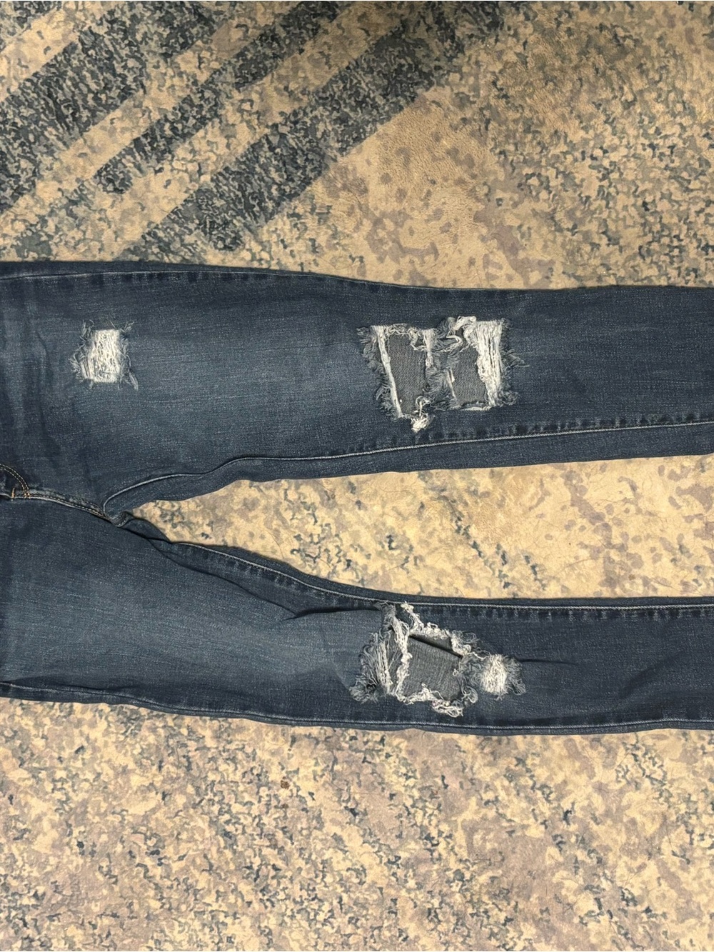 Women’s 721 Levi’s Skinny Jean - Distressed Dark Blue
